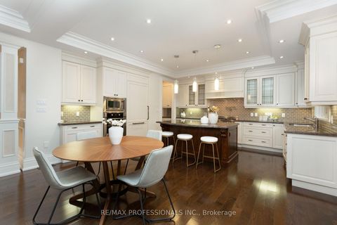 Photo 10 at 18 Hillcroft Drive, City Centre West, Toronto