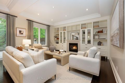 Photo 14 at 18 Hillcroft Drive, City Centre West, Toronto