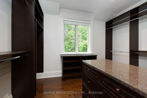 Photo 21 at 18 Hillcroft Drive, City Centre West, Toronto