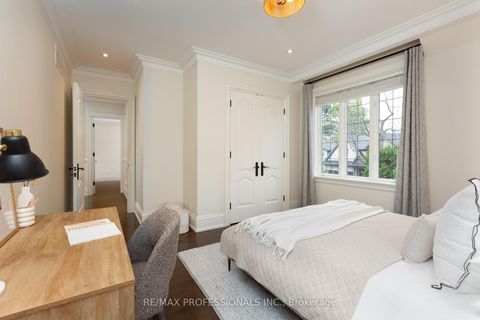 Photo 25 at 18 Hillcroft Drive, City Centre West, Toronto