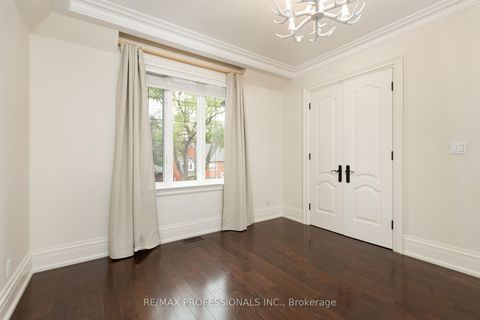 Photo 27 at 18 Hillcroft Drive, City Centre West, Toronto