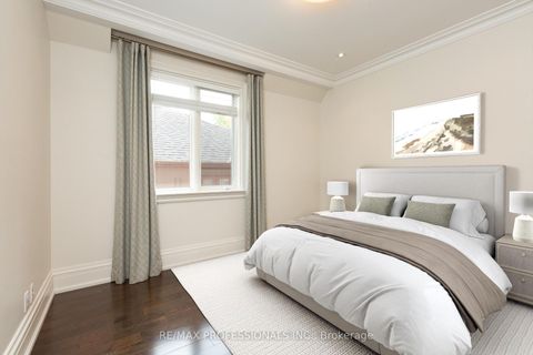 Photo 29 at 18 Hillcroft Drive, City Centre West, Toronto
