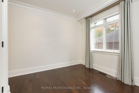 Photo 30 at 18 Hillcroft Drive, City Centre West, Toronto