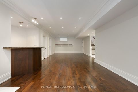 Photo 33 at 18 Hillcroft Drive, City Centre West, Toronto