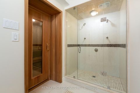 Photo 36 at 18 Hillcroft Drive, City Centre West, Toronto