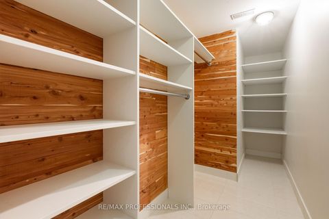 Photo 38 at 18 Hillcroft Drive, City Centre West, Toronto