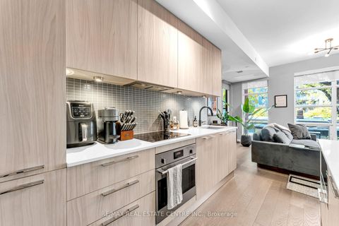 Photo 9 at 306 - 501 Adelaide Street W, Waterfront Communities C1, Toronto