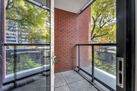 Photo 15 at 306 - 501 Adelaide Street W, Waterfront Communities C1, Toronto