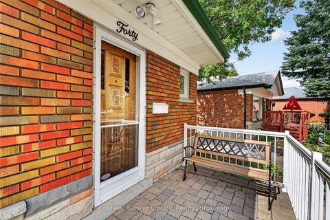 Photo 2 at 40 Wortham Drive, Woburn, Toronto