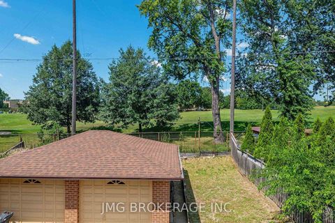 Photo 1 at 53 Foxrun Avenue, CFB, Toronto