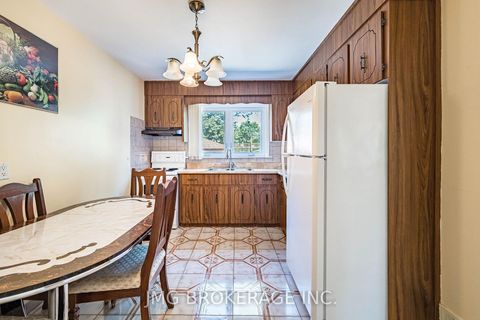 Photo 14 at 53 Foxrun Avenue, CFB, Toronto