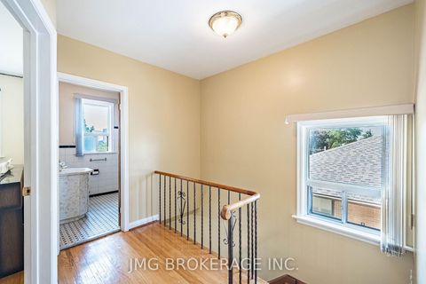 Photo 16 at 53 Foxrun Avenue, CFB, Toronto