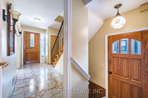 Photo 22 at 53 Foxrun Avenue, CFB, Toronto
