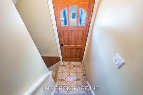 Photo 23 at 53 Foxrun Avenue, CFB, Toronto