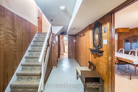 Photo 24 at 53 Foxrun Avenue, CFB, Toronto