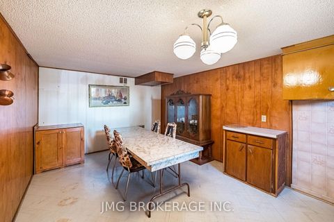 Photo 25 at 53 Foxrun Avenue, CFB, Toronto