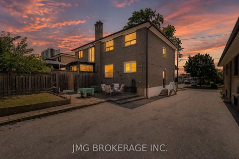 Photo 38 at 53 Foxrun Avenue, CFB, Toronto
