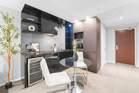 Photo 11 at 608 - 70 Temperance Street, Bay Street Corridor, Toronto