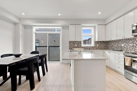 Photo 14 at 80 Danielle Moore Circle, Bendale, Toronto