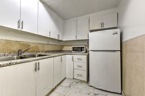 Photo 34 at 22 Kittiwake Avenue, Clairville, Toronto