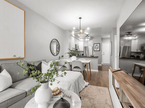 Photo 4 at 127 - 5233 Dundas Street W, City Centre West, Toronto