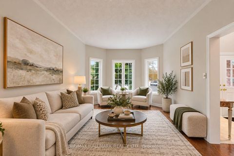 Photo 3 at 10 Driftwood Court, Oak Ridges, Richmond Hill