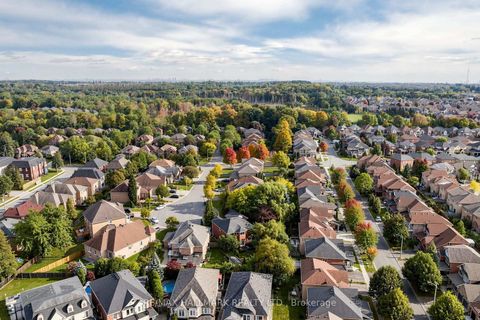 Photo 25 at 10 Driftwood Court, Oak Ridges, Richmond Hill