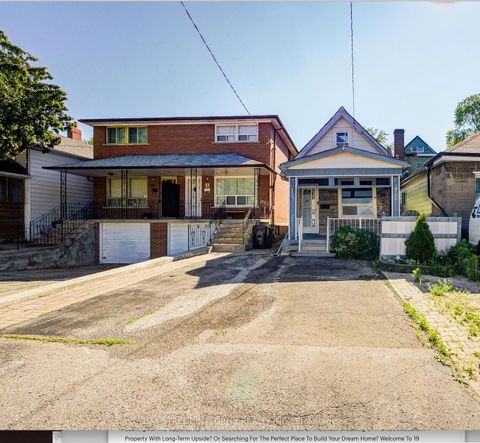 Photo 1 at 19 Robinson Avenue, Oakridge, Toronto