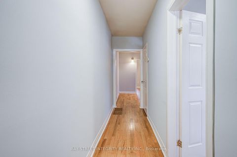 Photo 4 at 19 Robinson Avenue, Oakridge, Toronto