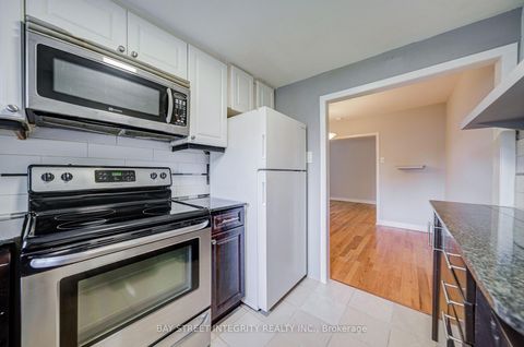 Photo 22 at 19 Robinson Avenue, Oakridge, Toronto