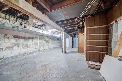 Photo 34 at 19 Robinson Avenue, Oakridge, Toronto