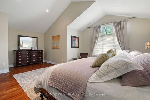 Photo 23 at 11 Tremont Road, City Centre West, Toronto