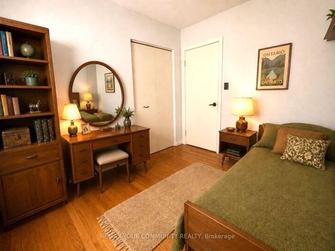 Photo 18 at 15 Resolution Crescent, Hillcrest Village, Toronto