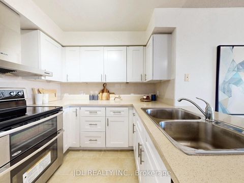 Photo 1 at 906 - 260 Doris Avenue, Willowdale East, Toronto