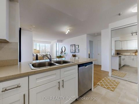 Photo 3 at 906 - 260 Doris Avenue, Willowdale East, Toronto