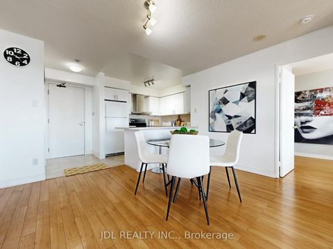 Photo 4 at 906 - 260 Doris Avenue, Willowdale East, Toronto