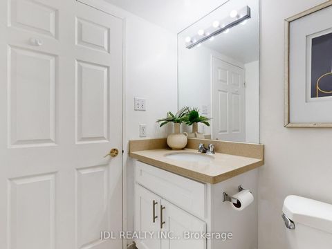 Photo 21 at 906 - 260 Doris Avenue, Willowdale East, Toronto