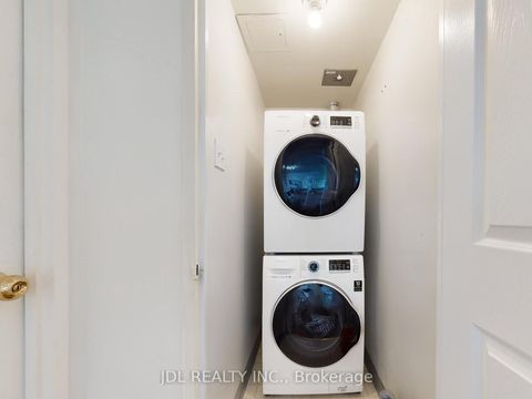 Photo 22 at 906 - 260 Doris Avenue, Willowdale East, Toronto