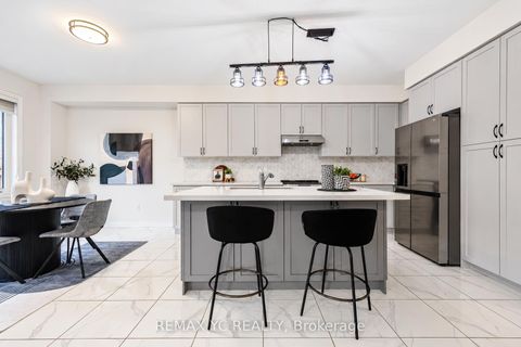 Photo 11 at 126 Durham Avenue, Rural Barrie Southeast, Barrie