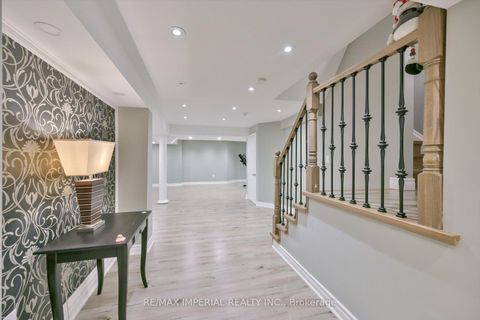 Photo 41 at 11 Candlelight Drive, Jefferson, Richmond Hill