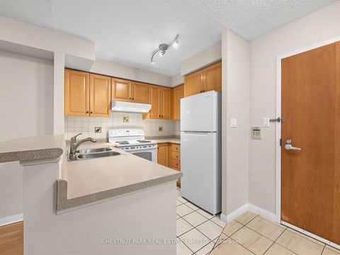 Photo 7 at 610 - 23 Lorraine Drive, Willowdale West, Toronto