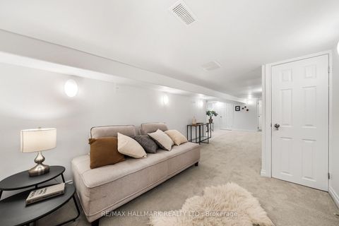 Photo 29 at 628 Ossington Avenue, Little Italy, Toronto