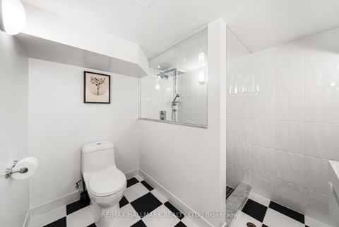 Photo 31 at 628 Ossington Avenue, Little Italy, Toronto