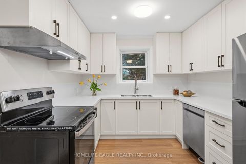 Photo 4 at 82 Scarborough Heights Boulevard, Cliffcrest, Toronto