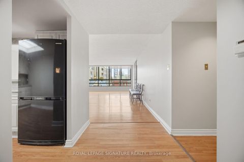 Photo 5 at 1002 - 77 Carlton Street, Yonge Corridor, Toronto