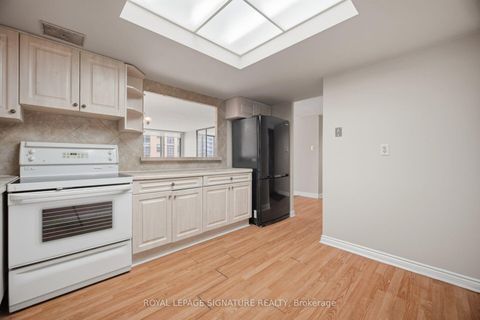Photo 6 at 1002 - 77 Carlton Street, Yonge Corridor, Toronto