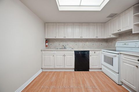 Photo 8 at 1002 - 77 Carlton Street, Yonge Corridor, Toronto
