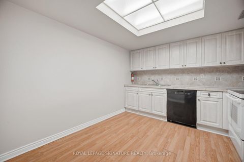 Photo 10 at 1002 - 77 Carlton Street, Yonge Corridor, Toronto