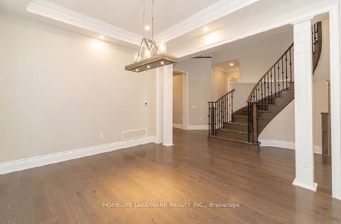 Photo 6 at 15 Little Celeste Court, Patterson, Vaughan