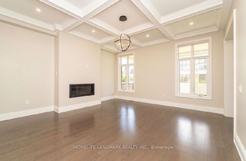 Photo 8 at 15 Little Celeste Court, Patterson, Vaughan